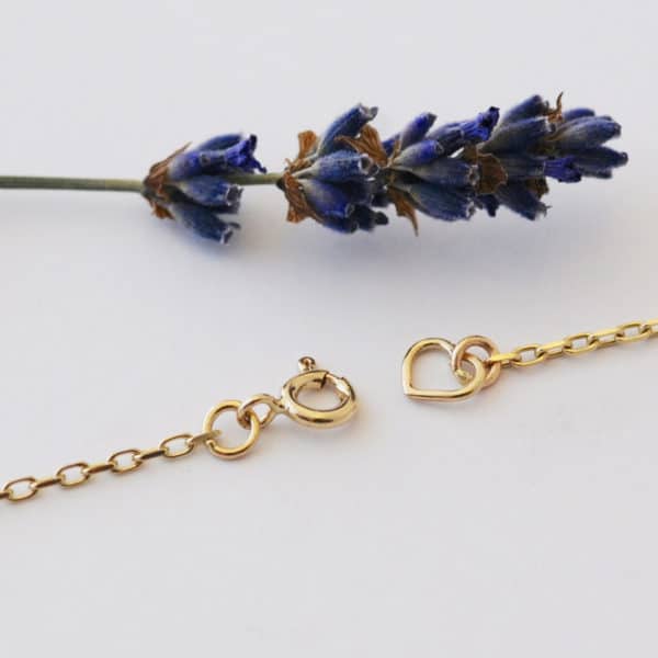 Gold trace chain, clasp and heart fitting