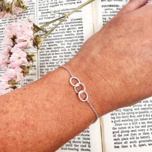 infinity circles bracelet